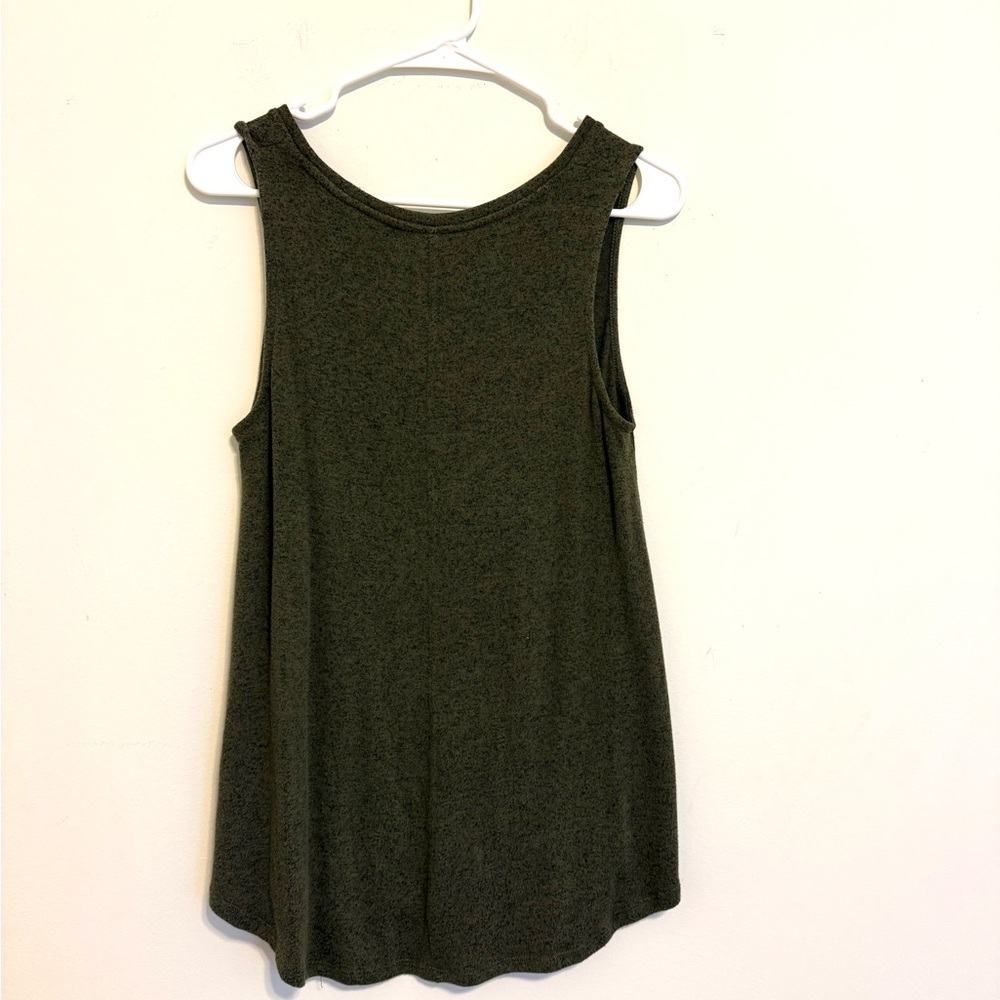 2/$15 Old Navy Olive Green Sleeveless Swing Tank Top | Petite Small - Picture 7 of 7